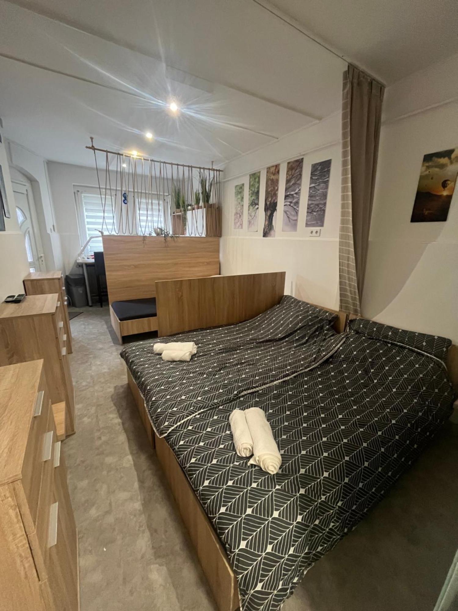 Jobarat Szallashely Szeged Luaran gambar