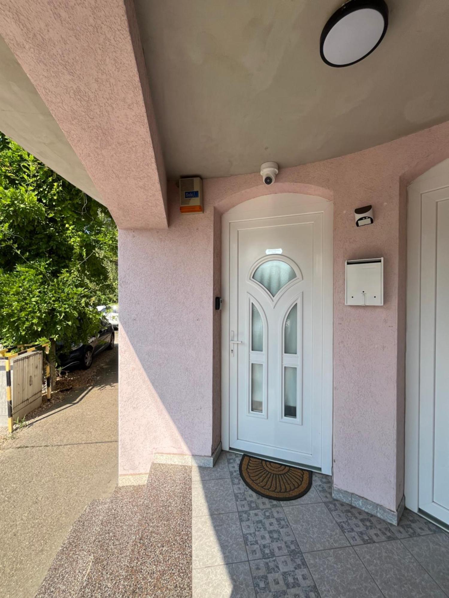 Jobarat Szallashely Szeged Luaran gambar